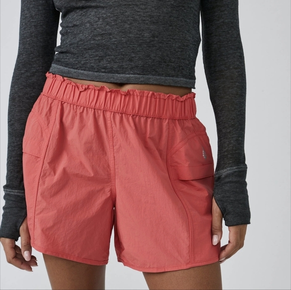 New FP Movement Free People In the Wild Shorts Medium NWOT Cayenne - Picture 1 of 9